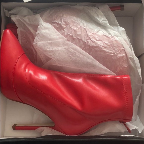 Heel-boots Size 7 - Picture 3 of 5